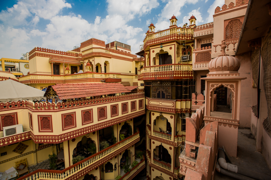 Джайпурская архитектура: В Джайпуре всё такое. Ну, за исключением трущоб и офисных зданий.